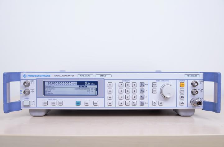 Генератор сигналов Rohde & Schwarz SMR20